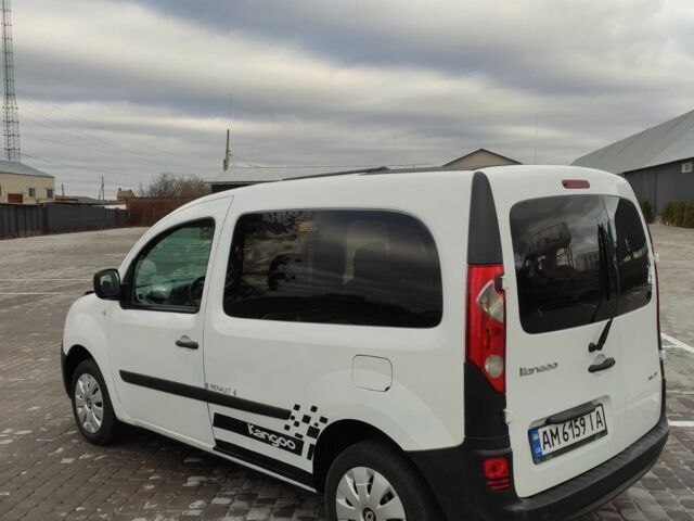 Білий Рено 5, об'ємом двигуна 1.5 л та пробігом 213 тис. км за 6500 $, фото 2 на Automoto.ua