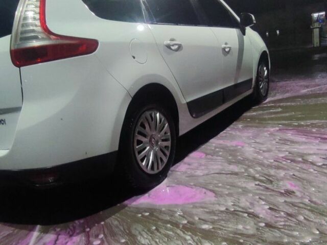 Белый Рено 5, объемом двигателя 1.5 л и пробегом 212 тыс. км за 7600 $, фото 3 на Automoto.ua