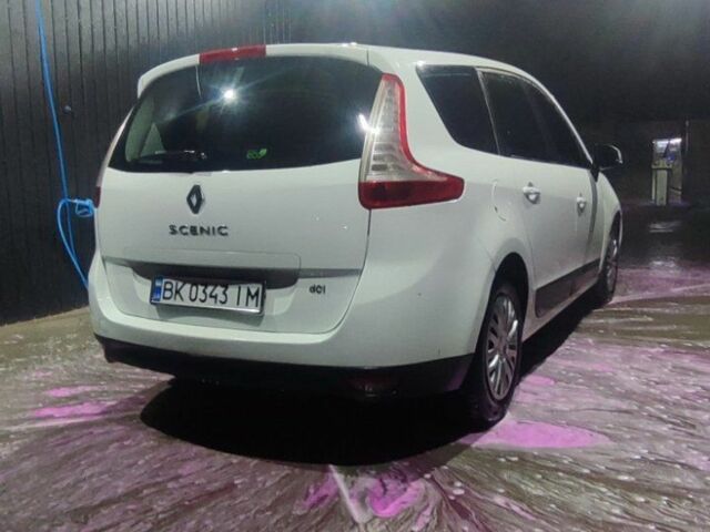 Белый Рено 5, объемом двигателя 1.5 л и пробегом 212 тыс. км за 7600 $, фото 1 на Automoto.ua