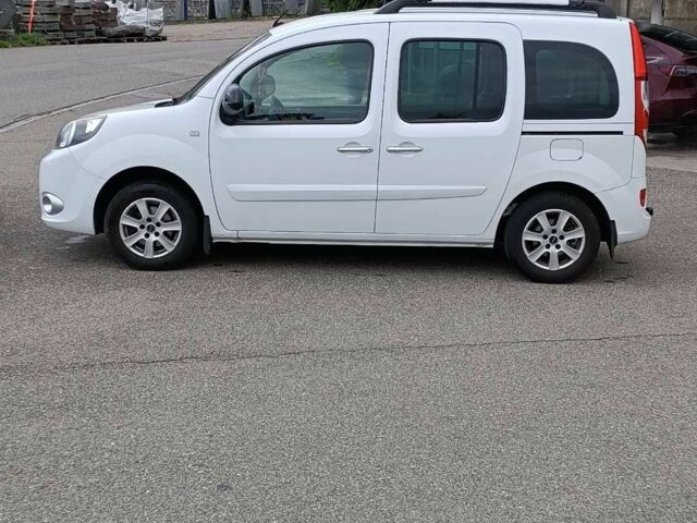 Белый Рено 5, объемом двигателя 1.5 л и пробегом 195 тыс. км за 9872 $, фото 11 на Automoto.ua