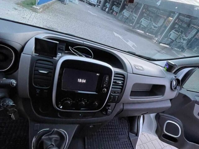 Білий Рено 5, об'ємом двигуна 1.6 л та пробігом 230 тис. км за 13000 $, фото 10 на Automoto.ua