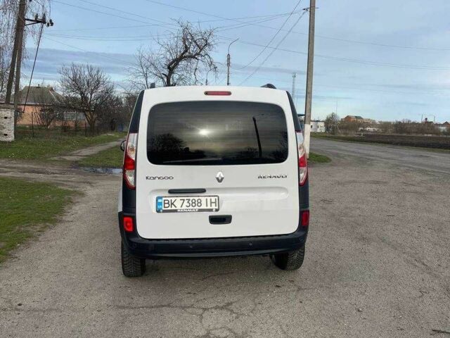 Белый Рено 5, объемом двигателя 1.5 л и пробегом 120 тыс. км за 13000 $, фото 4 на Automoto.ua