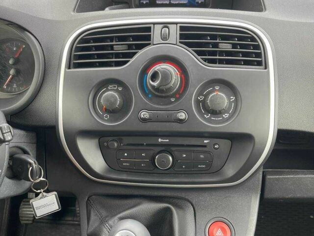 Белый Рено 5, объемом двигателя 1.5 л и пробегом 120 тыс. км за 13000 $, фото 13 на Automoto.ua