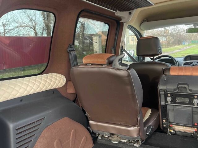 Белый Рено 5, объемом двигателя 1.5 л и пробегом 120 тыс. км за 13000 $, фото 9 на Automoto.ua