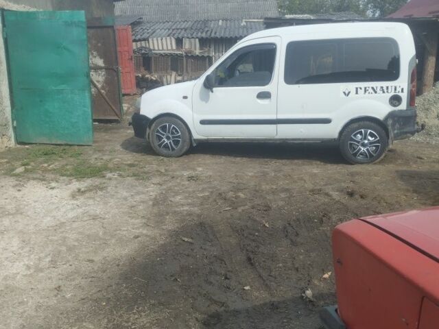 Белый Рено 5, объемом двигателя 2 л и пробегом 2 тыс. км за 3000 $, фото 2 на Automoto.ua