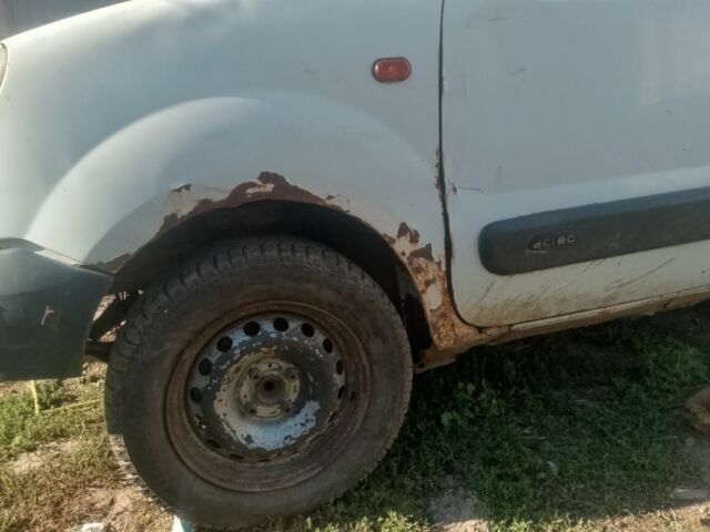 Білий Рено 5, об'ємом двигуна 1 л та пробігом 1 тис. км за 950 $, фото 3 на Automoto.ua