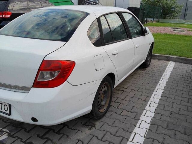 Белый Рено 5, объемом двигателя 1.4 л и пробегом 282 тыс. км за 3600 $, фото 6 на Automoto.ua