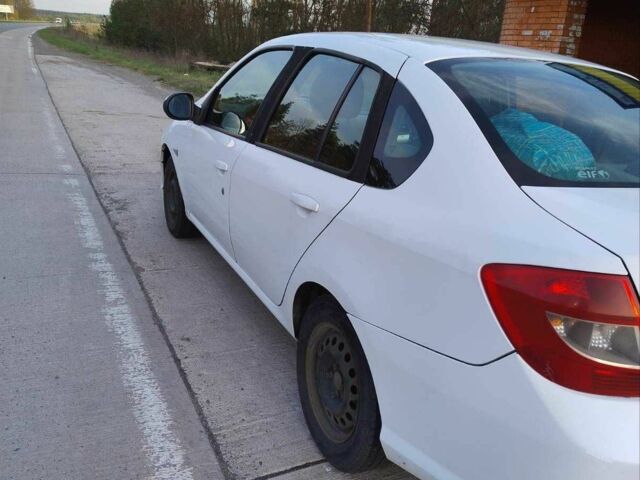 Белый Рено 5, объемом двигателя 1.4 л и пробегом 282 тыс. км за 3600 $, фото 3 на Automoto.ua