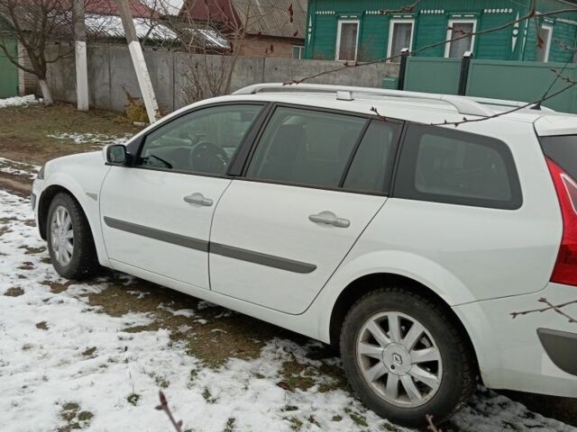 Белый Рено 5, объемом двигателя 1.5 л и пробегом 120 тыс. км за 6064 $, фото 3 на Automoto.ua