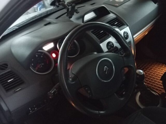 Білий Рено 5, об'ємом двигуна 0 л та пробігом 120 тис. км за 5977 $, фото 15 на Automoto.ua