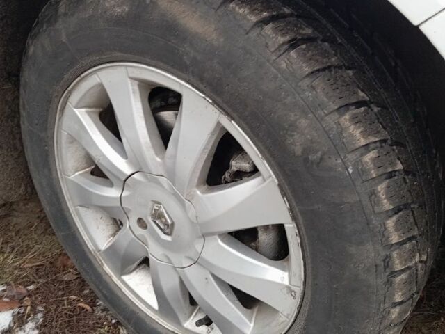 Білий Рено 5, об'ємом двигуна 0 л та пробігом 120 тис. км за 5977 $, фото 11 на Automoto.ua