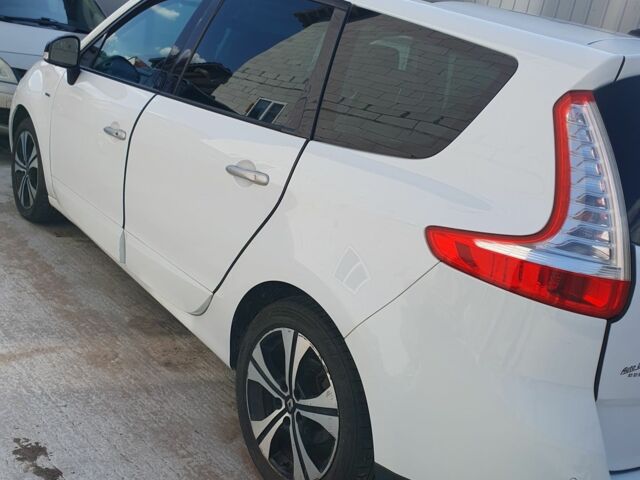 Білий Рено 5, об'ємом двигуна 1.5 л та пробігом 290 тис. км за 330000 $, фото 1 на Automoto.ua