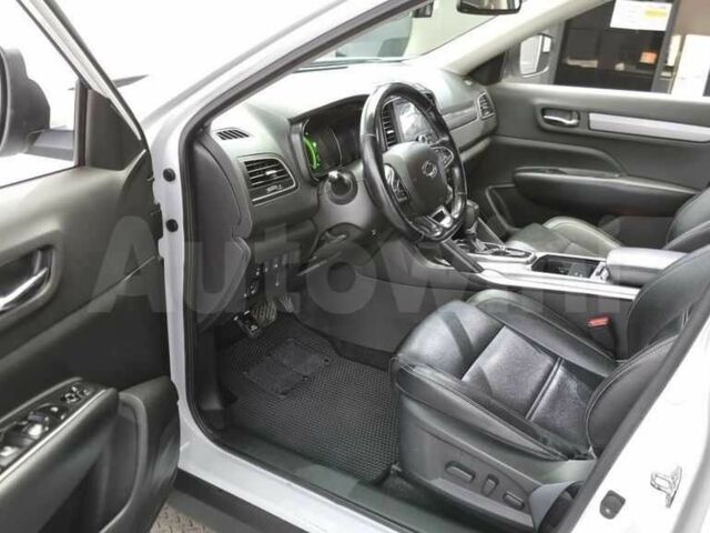 Белый Рено 5, объемом двигателя 2 л и пробегом 121 тыс. км за 11800 $, фото 8 на Automoto.ua