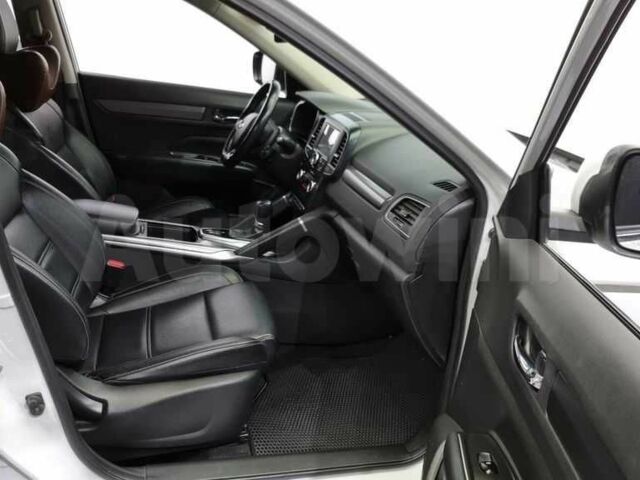 Белый Рено 5, объемом двигателя 2 л и пробегом 121 тыс. км за 11800 $, фото 9 на Automoto.ua