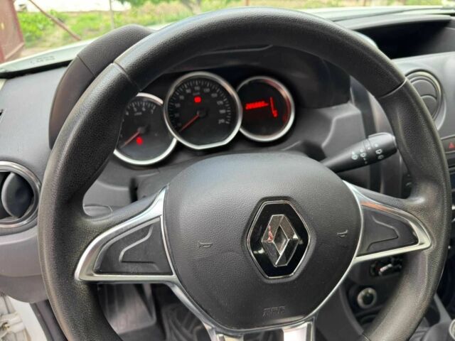 Белый Рено 5, объемом двигателя 1.5 л и пробегом 280 тыс. км за 9700 $, фото 16 на Automoto.ua