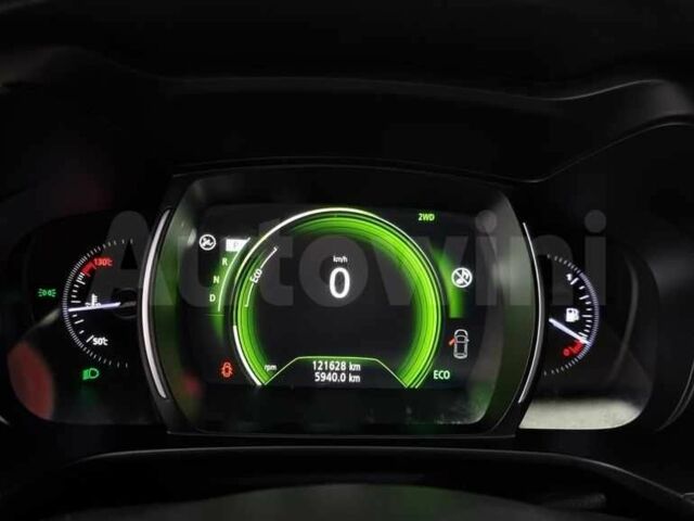 Белый Рено 5, объемом двигателя 2 л и пробегом 121 тыс. км за 11800 $, фото 7 на Automoto.ua