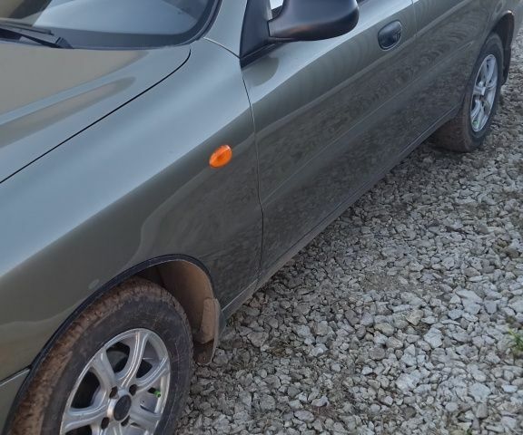 Бежевый Рено 5, объемом двигателя 1.3 л и пробегом 240 тыс. км за 1670 $, фото 1 на Automoto.ua