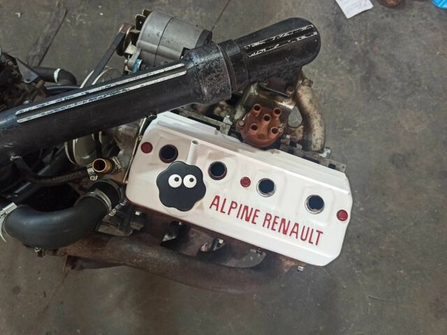 Черный Рено 5, объемом двигателя 1.4 л и пробегом 1 тыс. км за 3000 $, фото 6 на Automoto.ua