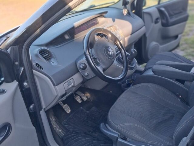 Черный Рено 5, объемом двигателя 1.5 л и пробегом 260 тыс. км за 4500 $, фото 3 на Automoto.ua