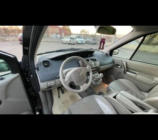 Черный Рено 5, объемом двигателя 0 л и пробегом 201 тыс. км за 4450 $, фото 10 на Automoto.ua