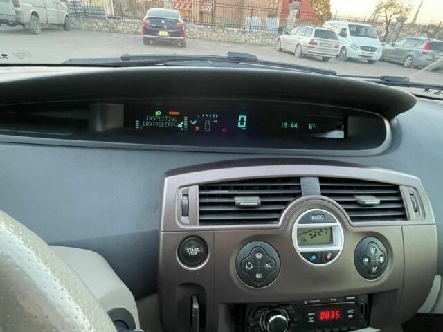 Черный Рено 5, объемом двигателя 0 л и пробегом 201 тыс. км за 4450 $, фото 20 на Automoto.ua