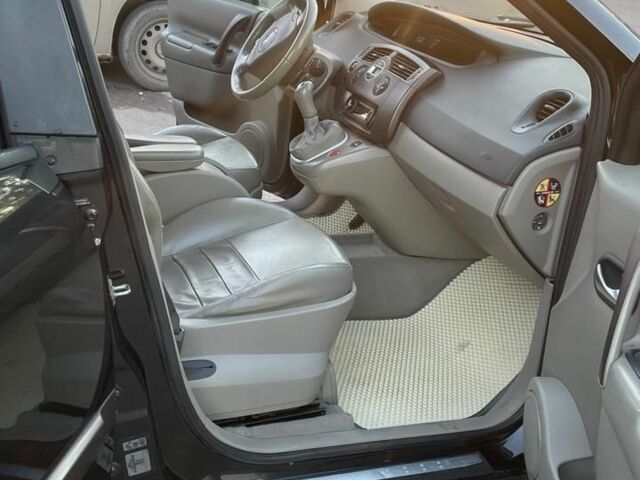 Черный Рено 5, объемом двигателя 0 л и пробегом 201 тыс. км за 4450 $, фото 12 на Automoto.ua