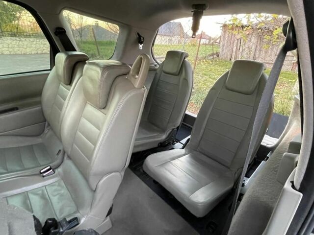 Черный Рено 5, объемом двигателя 0 л и пробегом 201 тыс. км за 4450 $, фото 11 на Automoto.ua