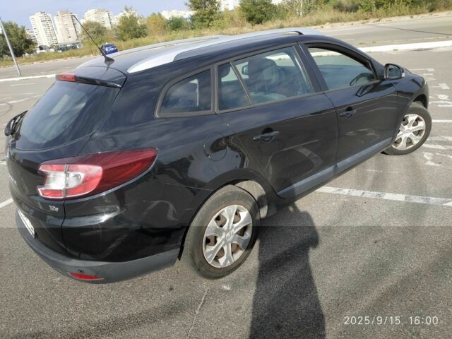 Черный Рено 5, объемом двигателя 1.4 л и пробегом 193 тыс. км за 5999 $, фото 2 на Automoto.ua