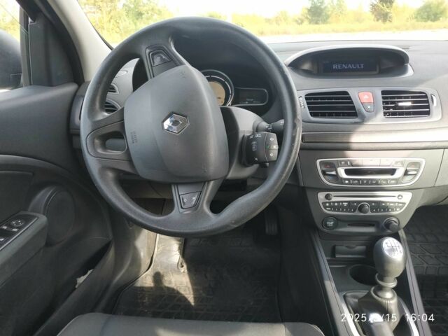 Черный Рено 5, объемом двигателя 1.4 л и пробегом 193 тыс. км за 5999 $, фото 14 на Automoto.ua