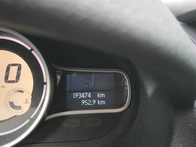 Черный Рено 5, объемом двигателя 1.4 л и пробегом 193 тыс. км за 5999 $, фото 23 на Automoto.ua