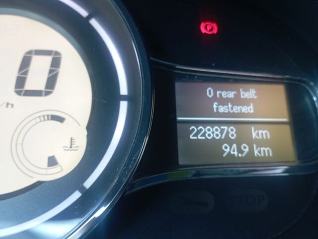 Чорний Рено 5, об'ємом двигуна 1.4 л та пробігом 228 тис. км за 7700 $, фото 5 на Automoto.ua