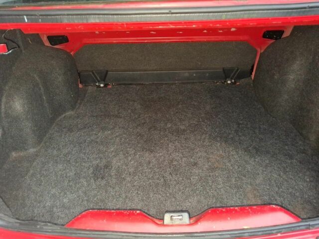 Красный Рено 5, объемом двигателя 1.1 л и пробегом 217 тыс. км за 4000 $, фото 17 на Automoto.ua