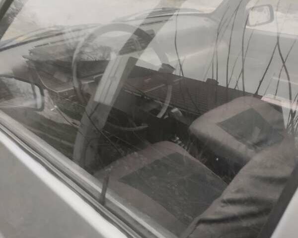 Серый Рено 5, объемом двигателя 1.4 л и пробегом 50 тыс. км за 400 $, фото 2 на Automoto.ua