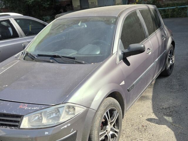 Серый Рено 5, объемом двигателя 1.6 л и пробегом 200 тыс. км за 3500 $, фото 4 на Automoto.ua