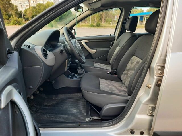 Серый Рено 5, объемом двигателя 1.4 л и пробегом 75 тыс. км за 5300 $, фото 15 на Automoto.ua