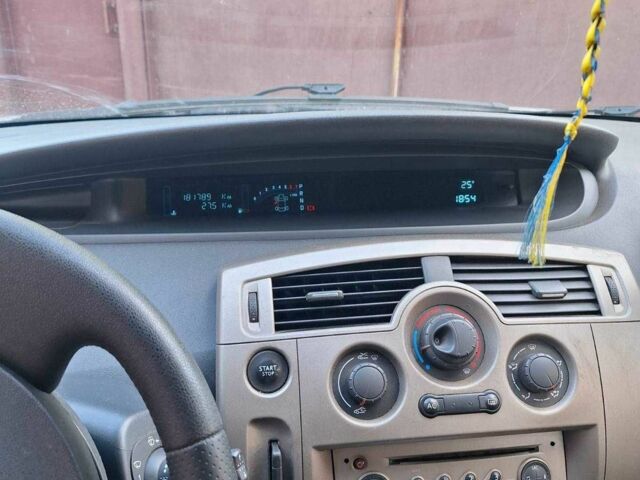 Серый Рено 5, объемом двигателя 1.6 л и пробегом 182 тыс. км за 4812 $, фото 4 на Automoto.ua