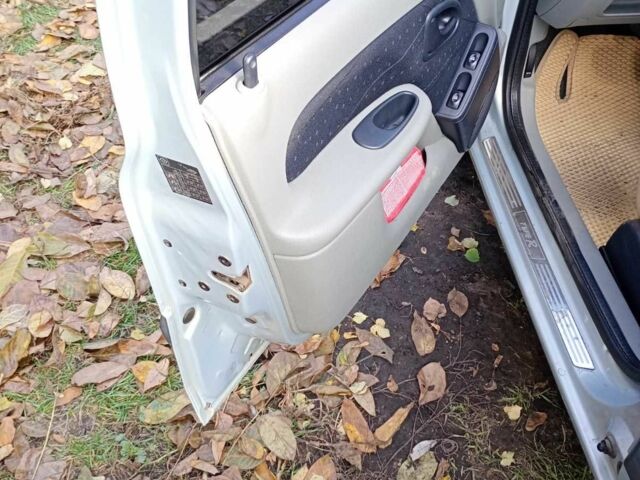 Серый Рено 5, объемом двигателя 1.4 л и пробегом 207 тыс. км за 3450 $, фото 7 на Automoto.ua