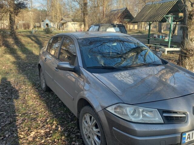 Серый Рено 5, объемом двигателя 1.6 л и пробегом 382 тыс. км за 3200 $, фото 1 на Automoto.ua