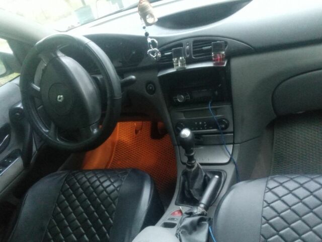 Серый Рено 5, объемом двигателя 1.9 л и пробегом 350 тыс. км за 3000 $, фото 1 на Automoto.ua