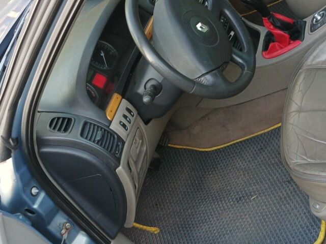Сірий Рено 5, об'ємом двигуна 0 л та пробігом 230 тис. км за 4500 $, фото 7 на Automoto.ua
