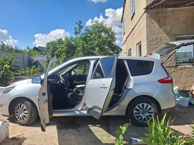 Сірий Рено 5, об'ємом двигуна 1.5 л та пробігом 282 тис. км за 7500 $, фото 4 на Automoto.ua