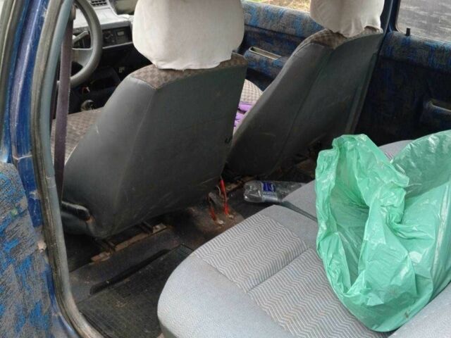 Синий Рено 5, объемом двигателя 1.4 л и пробегом 220 тыс. км за 400 $, фото 4 на Automoto.ua