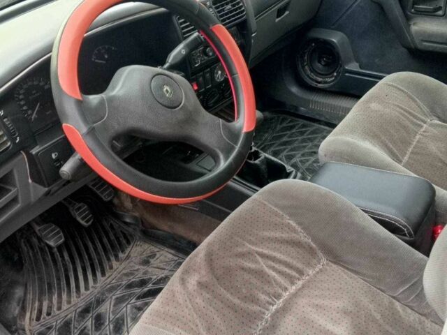 Синий Рено 5, объемом двигателя 1.4 л и пробегом 220 тыс. км за 400 $, фото 5 на Automoto.ua