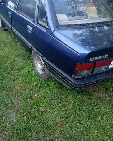 Синий Рено 5, объемом двигателя 0 л и пробегом 222 тыс. км за 550 $, фото 2 на Automoto.ua
