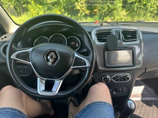 Синий Рено 5, объемом двигателя 1.5 л и пробегом 78 тыс. км за 10500 $, фото 1 на Automoto.ua