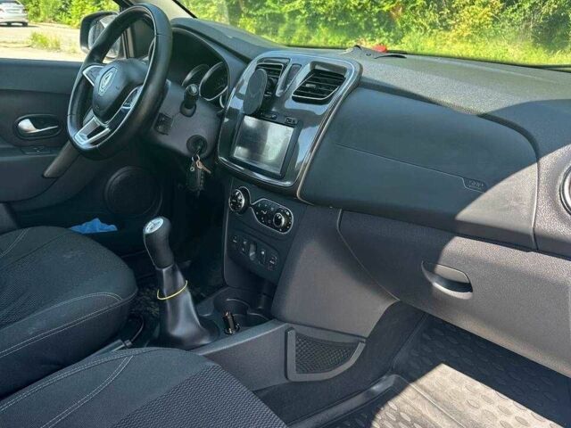 Синий Рено 5, объемом двигателя 1.5 л и пробегом 78 тыс. км за 10500 $, фото 2 на Automoto.ua