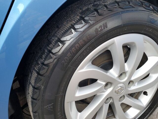 Синий Рено 5, объемом двигателя 1.5 л и пробегом 215 тыс. км за 8950 $, фото 7 на Automoto.ua