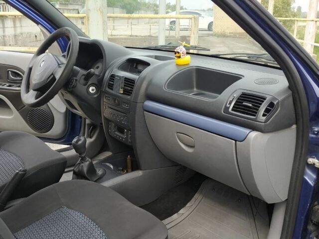 Синий Рено 5, объемом двигателя 1.4 л и пробегом 285 тыс. км за 3200 $, фото 10 на Automoto.ua