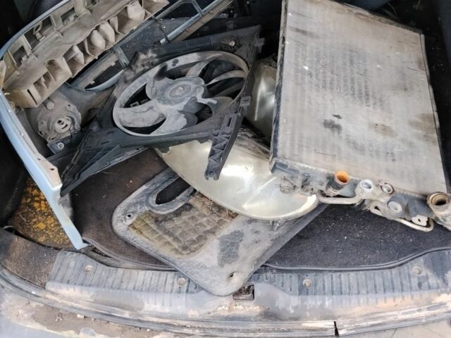 Синий Рено 5, объемом двигателя 1 л и пробегом 111 тыс. км за 805 $, фото 6 на Automoto.ua