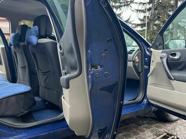 Синий Рено 5, объемом двигателя 1.4 л и пробегом 2 тыс. км за 4750 $, фото 13 на Automoto.ua